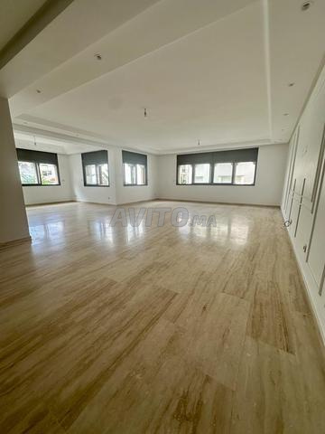 À louer – Spacieux appartement 190 m² à Racine