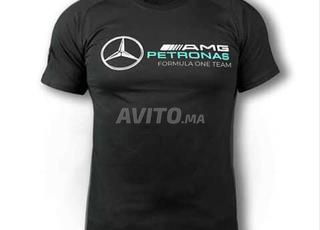 t-shirt à une marque mondiale 