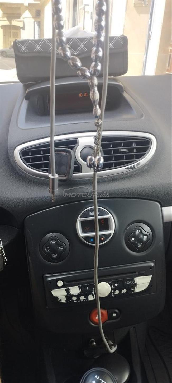 Renault Clio Essence Manuelle 2010 à Tanger