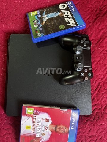Ps4 slim 500gb avec 2 cd (fc24-fifa20)