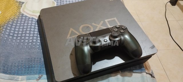 ps4 slim version limité 