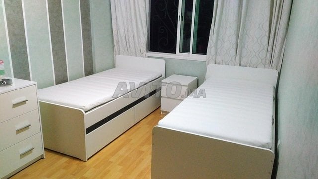 2 Lits 90x200 avec matelas et tiroirs IKEA