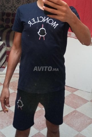 Ensamble moncler original comme neuf taille s