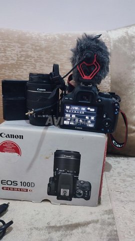Canon 100d objectif 18 55 stm chargecarte micro 