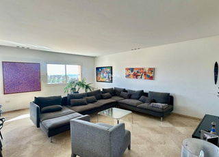 Appartement haut de gamme de 183 m² non meublé ...