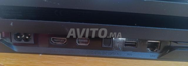 Playstation 4 Pro avec une manette originale 1To - 2