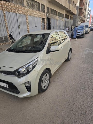 kia picanto automatique en très bon état 