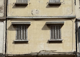 منزل للبيع دو واجهتين في سباتة طابقين ومكازة