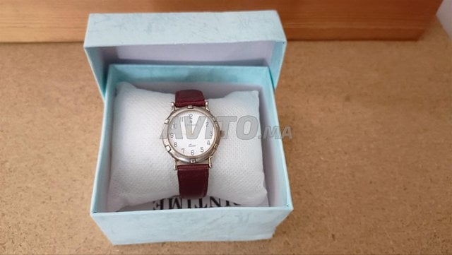 Montre Junghans Quartz Originale – Cuir Véritable 