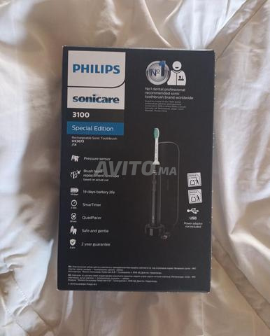 Brosse à dents électrique avec étui de voyage - 2