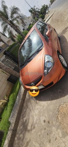 je mette une belle voiture honda jazz 