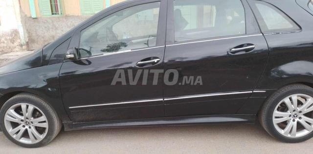 Mercedes-Benz 180 Diesel Manuelle 2005 à Rabat - 2