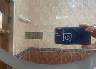 MIRROIR LED MANUEL D UN CLIQUE  PLUS HORLOGE 