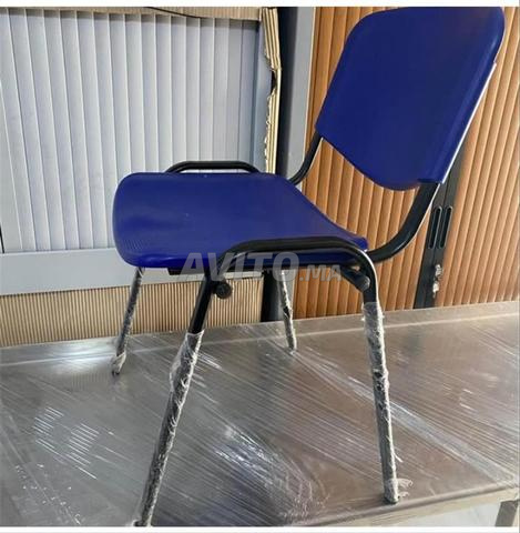 Chaise avec tablette pour centre de formation