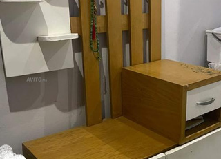 Meuble entrée,tapis ,table pliable.rideaux 