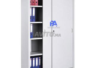 armoire à portes battantes