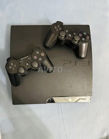 ps3 slim avec 2 manette flashe