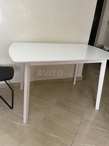 TABLE EN BON ETAT
