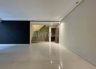 Local Sur boulevard quartier bourgon