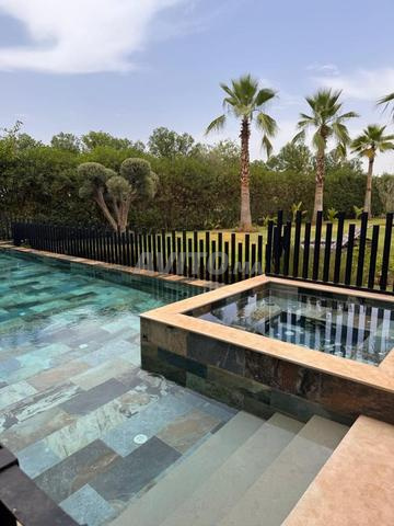À Vendre –Villa de Prestige Front Golf à Marrakech