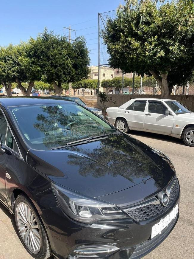 Opel Astra Diesel Automatique 2020 à Temara
