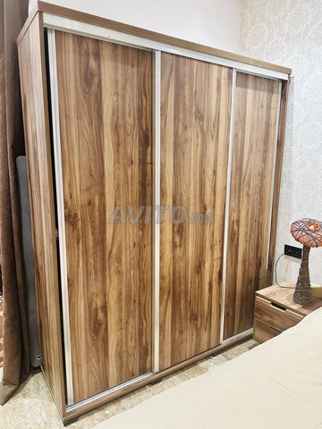 Placard chambre à coucher en mdf (couleur noyer)