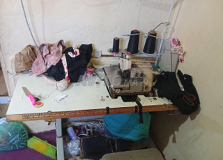 ماكنية خياطة  