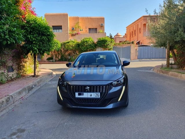 Peugeot 208 Diesel Automatique 2023 à Marrakech