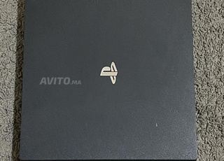 ps4 pro avec 3 mannettes neufs en ligne