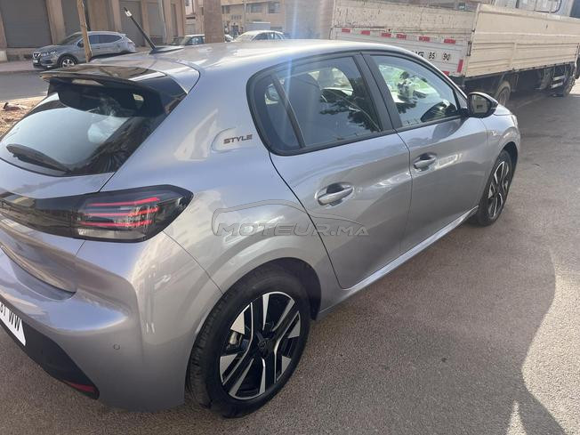 Peugeot 208 Diesel Manuelle 2025 à Temara
