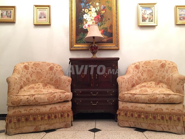 DEUX FAUTEUILS CRAPAUD