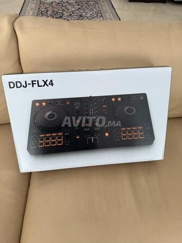 DDJ FLX4 Etat Neuf avec boite d’origine
