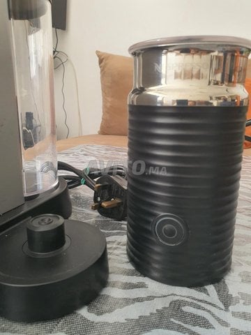 Machine à capsules Nespresso acheté de UK