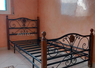 🛏️ Cadre de Lit Moderne