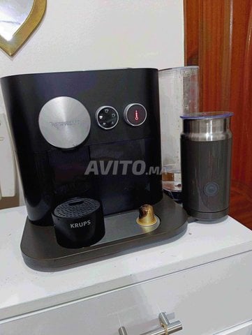 Machine à café Nespresso Expert milk