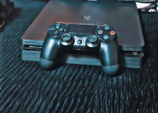 PS4 avec manette