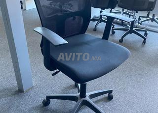 Lot de 30 chaises à roulettes