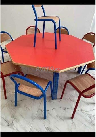 TABLE SCOLAIRE طاولات المدرسية TABLE AVECECRITOIRE