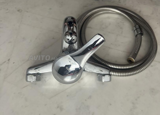 Mitigeur douche ROCA avec flexible