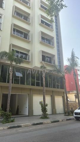 À Louer Local Commercial de 60 m² Idéalement Situé