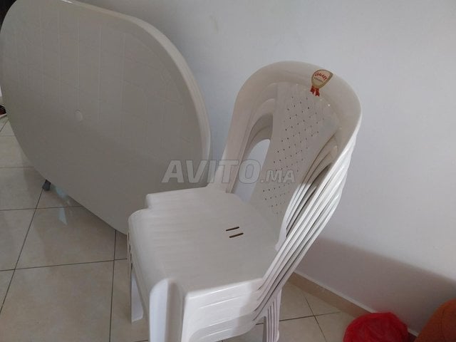 Table et 5 chaises