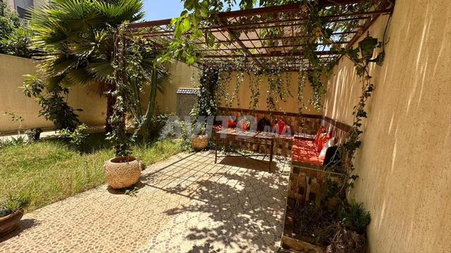 VILLA SPACIEUSE SUR 4 ETAGES