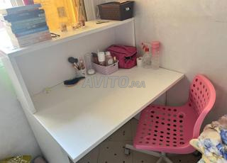 Bureau kitea en très bon état 