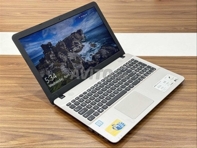 Asus i5 6ème Ram 8 Disc SSDD batterie 4h écran 15 