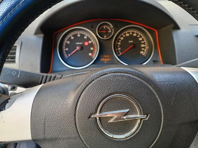 Hamid opel astra