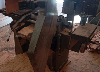 آلة نجارة في حالة جيدة 