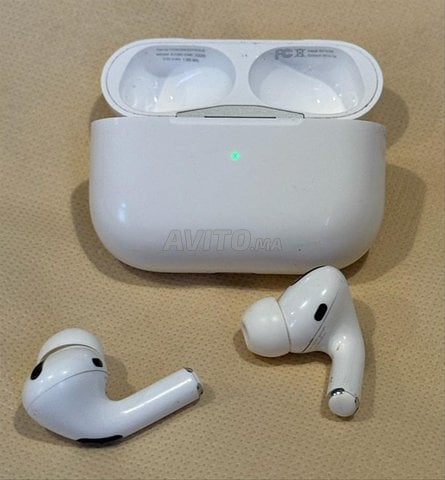 AirPods Pro Apple