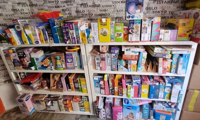 DESTOCKAGE MASSIF DE JEUX ET JOUETS - A SAISIR