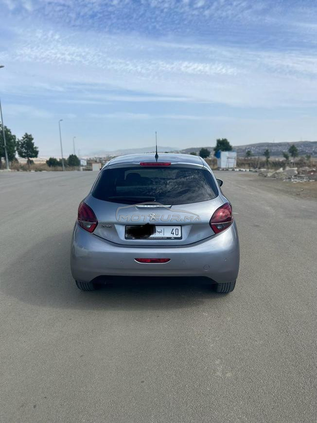 peugeot 208 modél 2019 tout option 