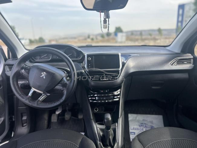 peugeot 208 modél 2019 tout option 